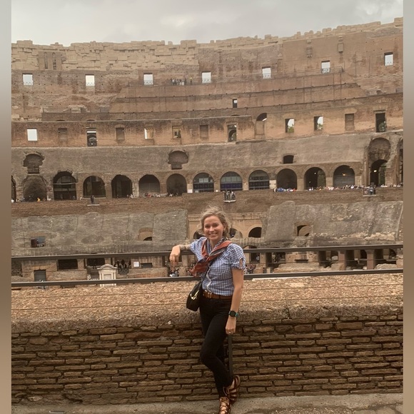 Meet your Posher, Patricia - Picture 2 of 7